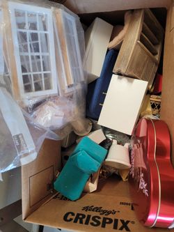 Doll house Pieces Inner Decor/