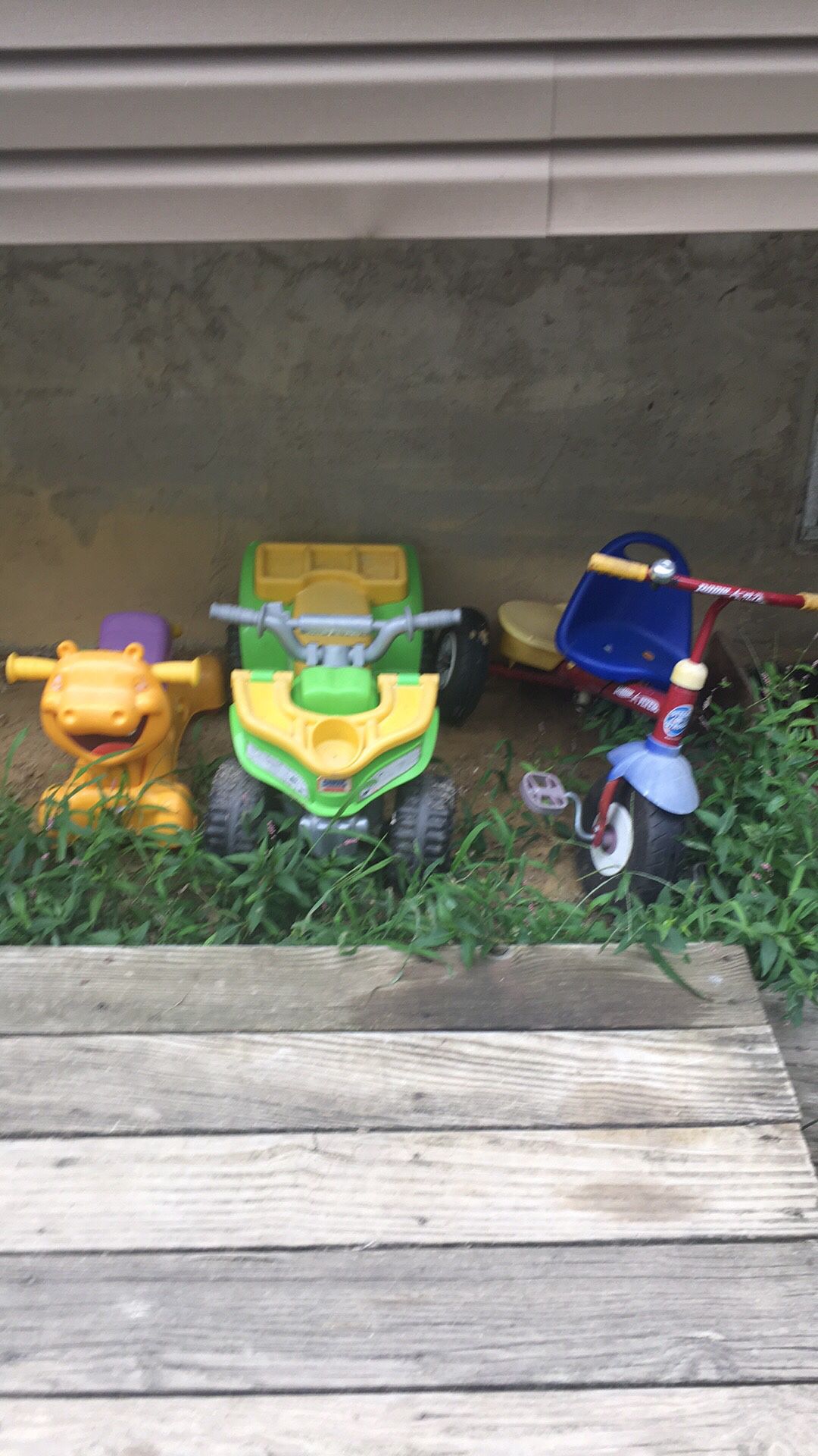 Little kids rideable toys