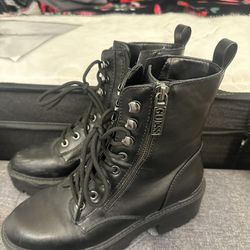 Guess boots 