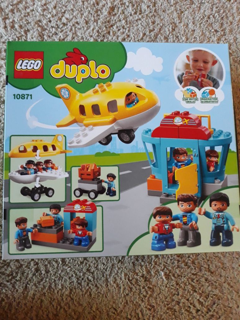 Airport Duplo Lego set