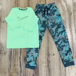 Boys Large Nike Sweatpants & Shirt