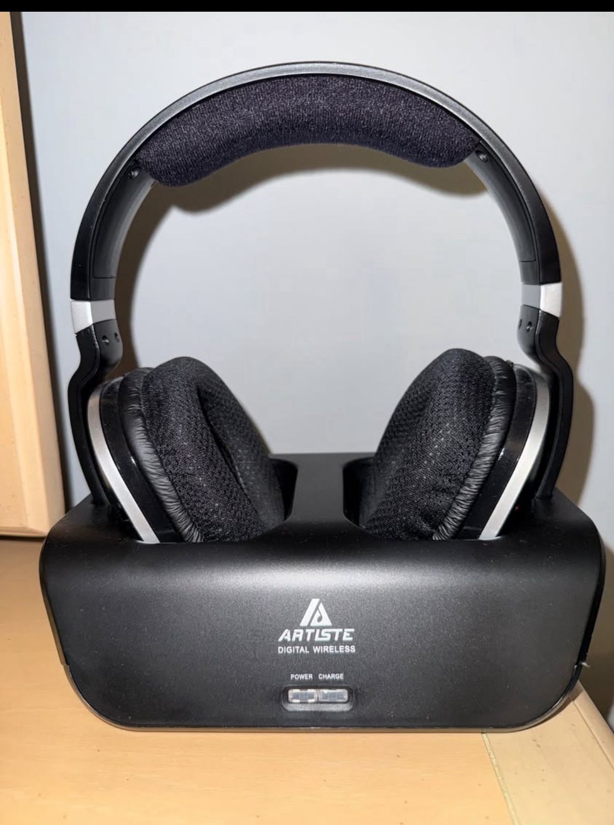Artiste Digital Wireless Headphones – Like New!