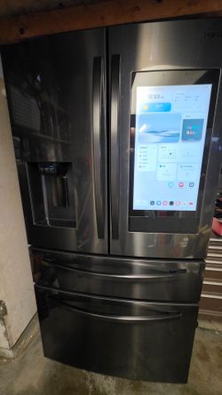 FOR PARTS / DIY REPAIR: Samsung Family Hub Smart French Door Refrigerator