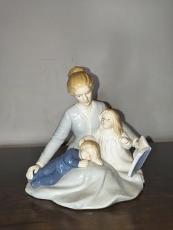 Vintage Avon 1984 Porcelain Mom Figurine Mother's Day Collectible 