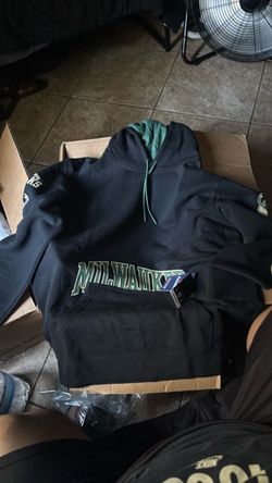 Milwaukee Bucks Pullover Hoodie