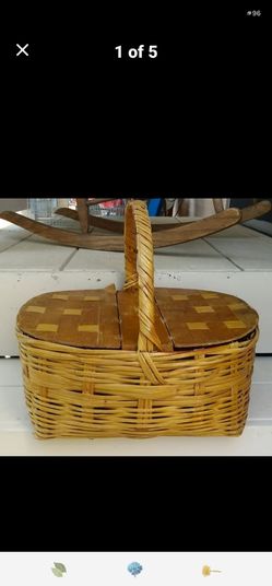 #Picnic #Basket and #Dishes #Vintage