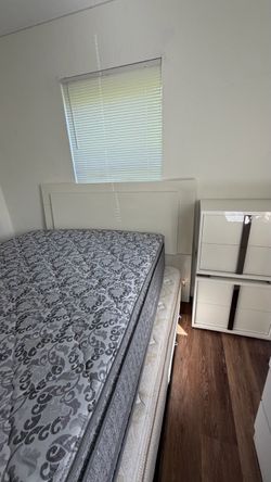 bed ser including mattress