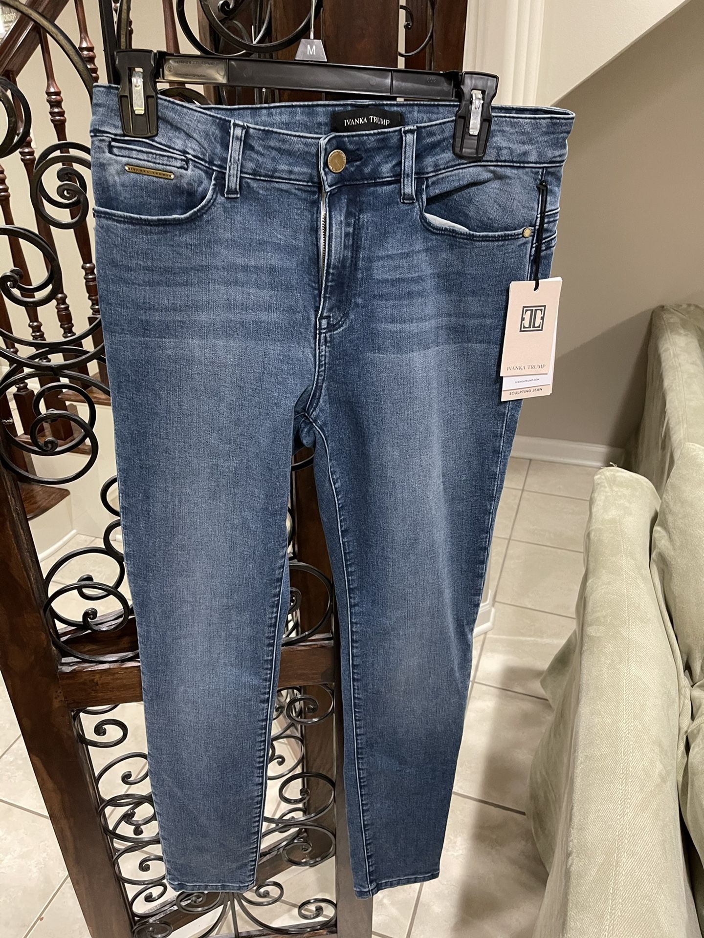 Ivanka Trump Mid Rise Skinny Sculpting Jeans Never Worn!