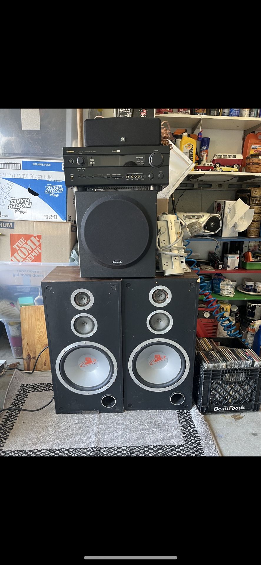 yamaha stereo receiver, speakers, woofer center speaker