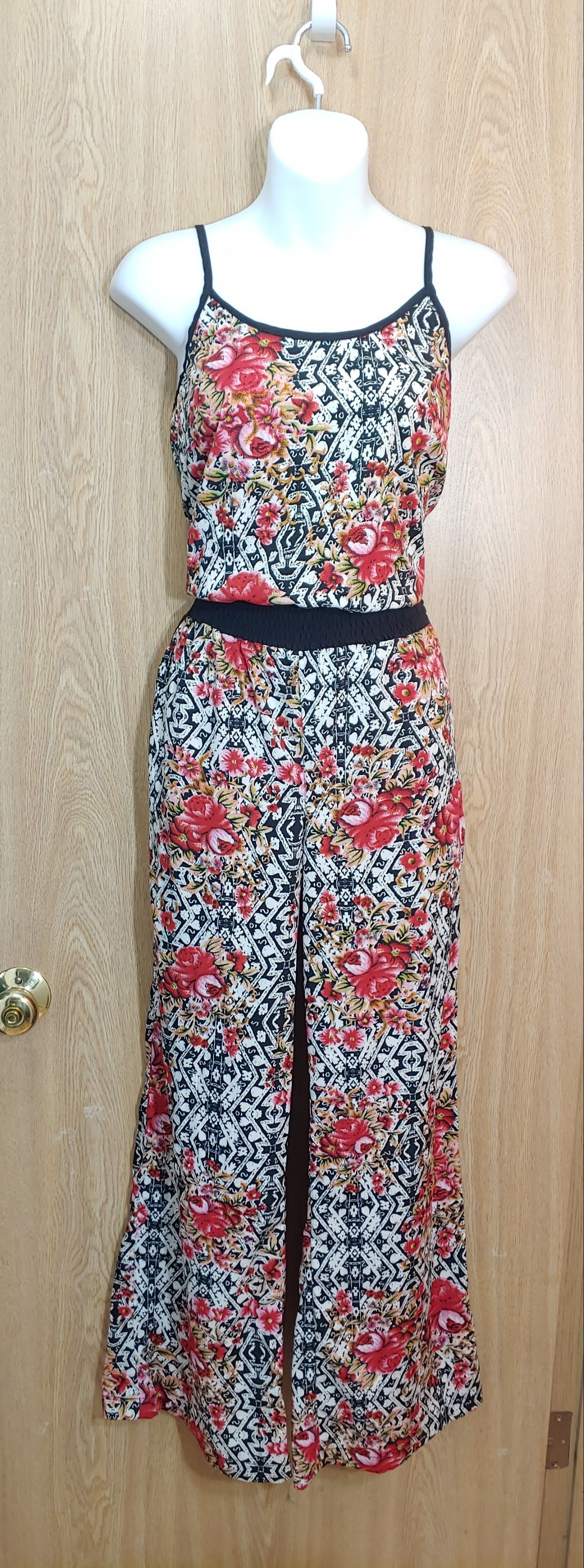 S-Red & black floral patterned jumpsuit with adjustable spaghetti straps & pockets