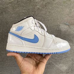 Jordan 1 Retro Legend Blue