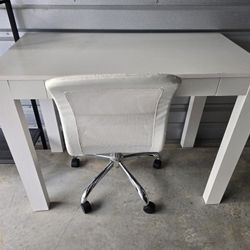 DESK & CHAIR