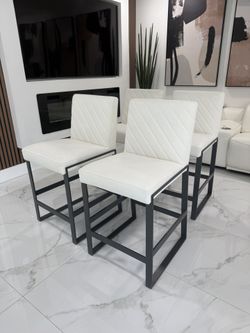City Furniture Harlem White 24" Upholstered Barstool X4