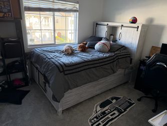 Bedroom set