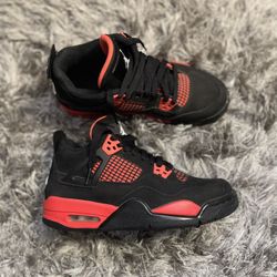 Air Jordan 4 Retro “Red Thunder”