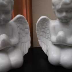 Porcelain Angel Set.  6.00