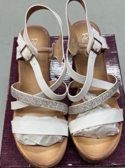 Women’s Sandals Shoes Size 8.5