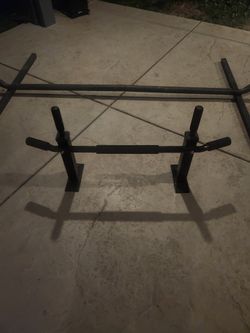 Wall Pull Up Bar