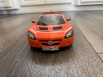 Diecast 1/18 Scale Maisto Special Edition Opel Speedster Orange 