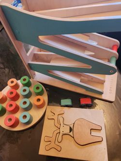Lovevery toys and Manhattan puzzle