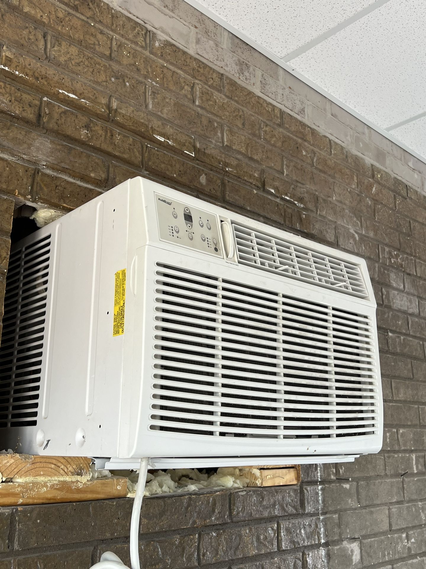 Window AC unit 25,000 BTU