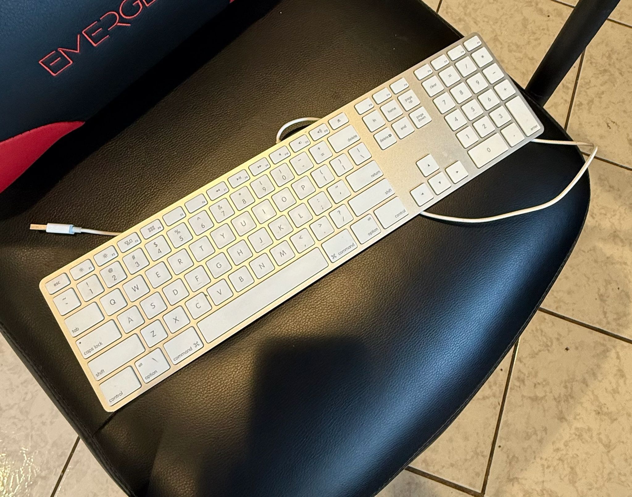 Apple Keyboard