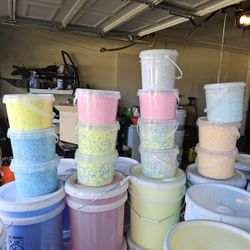 Hola tengo Javon Para lavar Ropa y Para lavar trastes para mas information #(contact info removed)