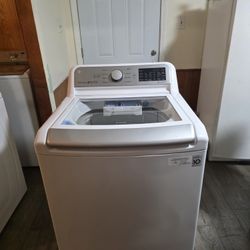 LG WASHER XL CAPACITY 5.3 CU EXCELENT CONDITION HEAVY DUTY DELIVERY AVAILABLE FOR EXTRA FEE WE DO REPAIRS 