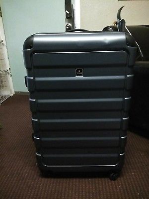 New TAG Matrix 28'' Gray Hardside Spinner Luggage