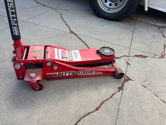 Pittsburgh Automotive 3-ton low-profile floor jack