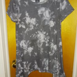 Really Cute Ladies Size Medium Top 