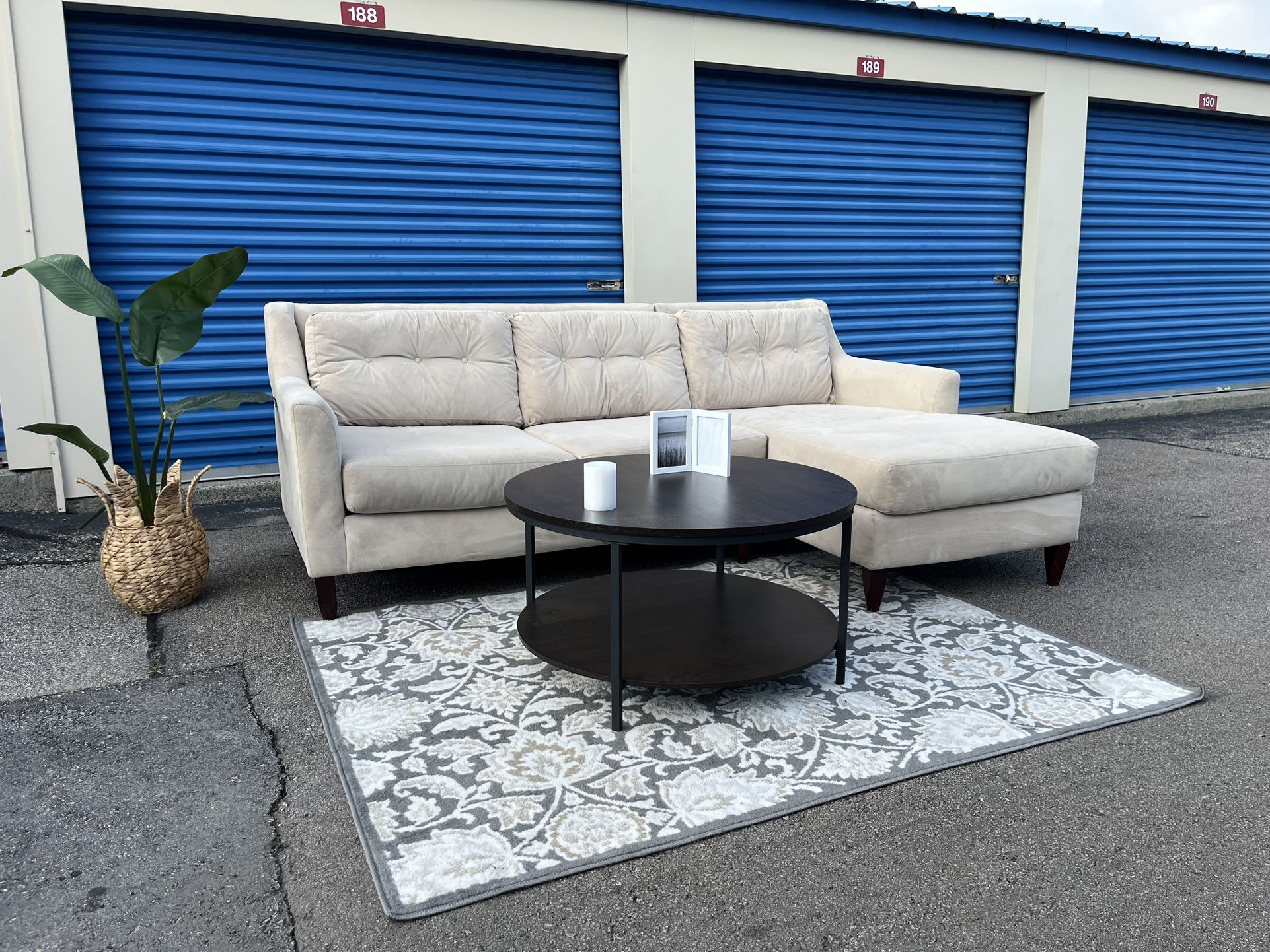 Off-White Sectional β Delivery Available π