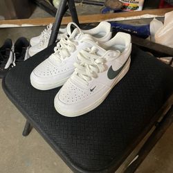 Woman’s Nike And Jordan’s Size 6