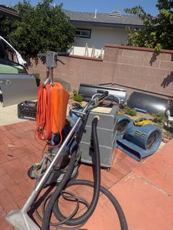 EQUIPO DE LIMPIEZA DE ALFOMBRA
