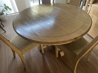 Round Dinning Table