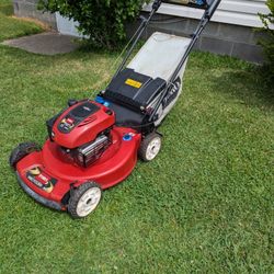 In excellent condition!! Toro 22-in recycler self-propelled lawn mower with bagger. Has a new blade and the oil has been changed. The carburetor has b