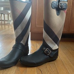 Burberry boots