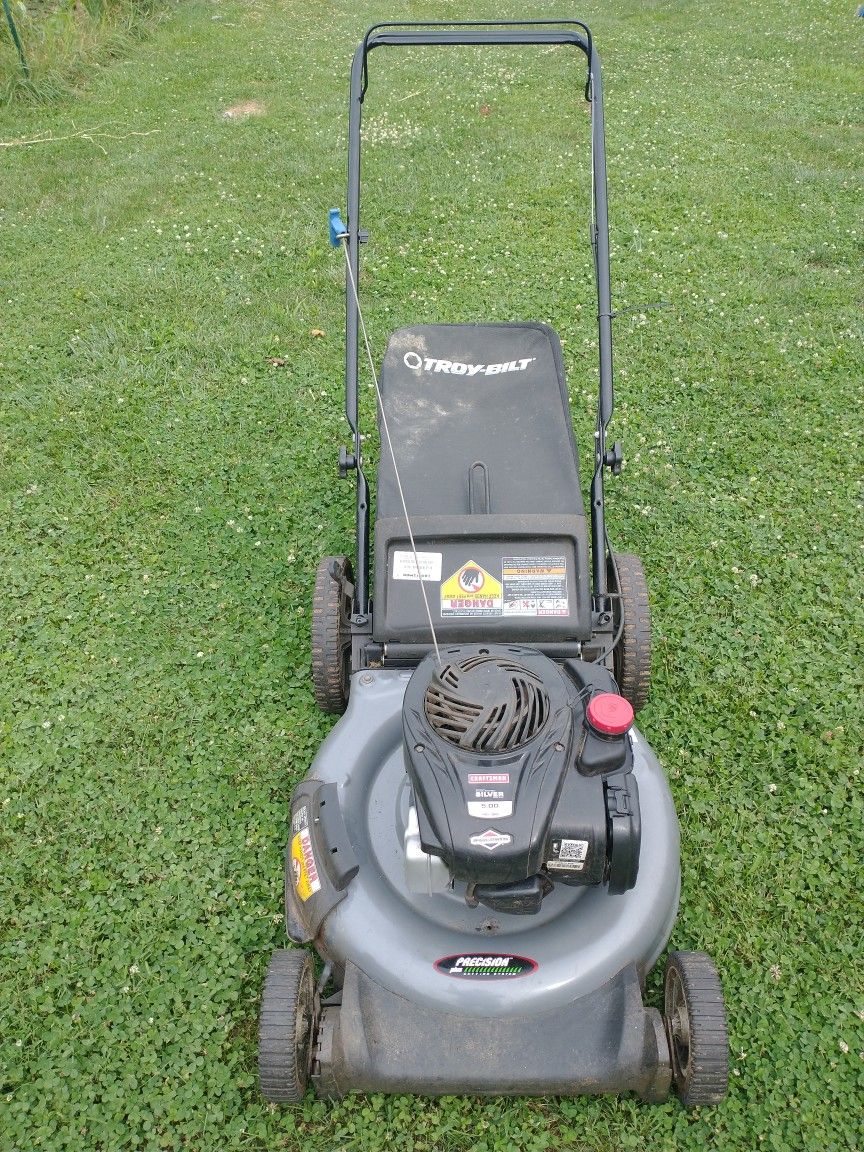 CRAFTSMAN Silver Series Precision Plus 5 Hp Briggs and Stratton Engine Push Mower With Bagger