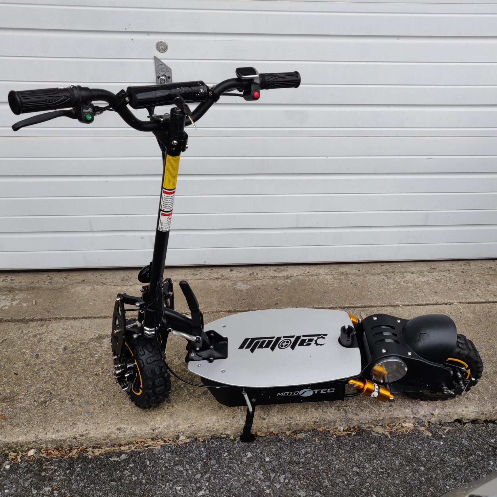 MotoTec 2000W 48V Electric Scooter