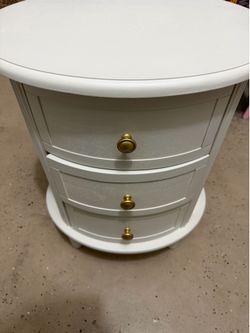 Night stand with small crack still new