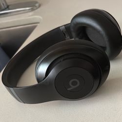 Beats Studio Pros 