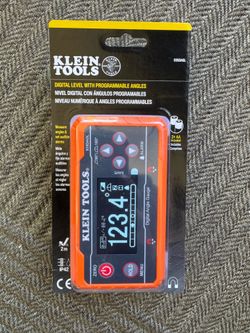 Klein Tools 935DAGL Digital Level Angle Finder with Programmable Angles, Measures 0 - 90 and 0 - 180 Degree or Dual Axis Bullseye Ranges