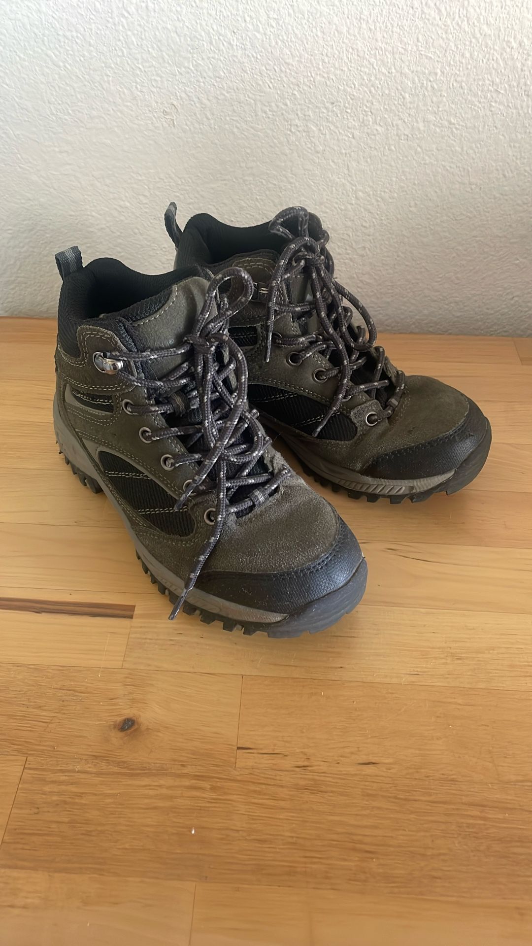 Kids Hiking Boots Size 1