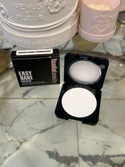 HUDA BEAUTY Easy Bake Airbrush Matte Pressed Setting Powder🤍
