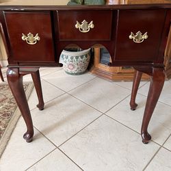 Accent Table With Mirror