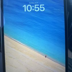 Like New condition!  IPad Air 6th Generation 13 Inch Model Cellular + WiFi 