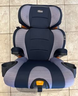 Chicco - kidfit booster - Exp Dec 2028
