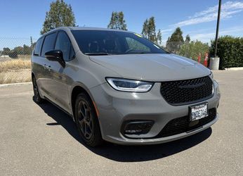 2023 Chrysler Pacifica Hybrid
