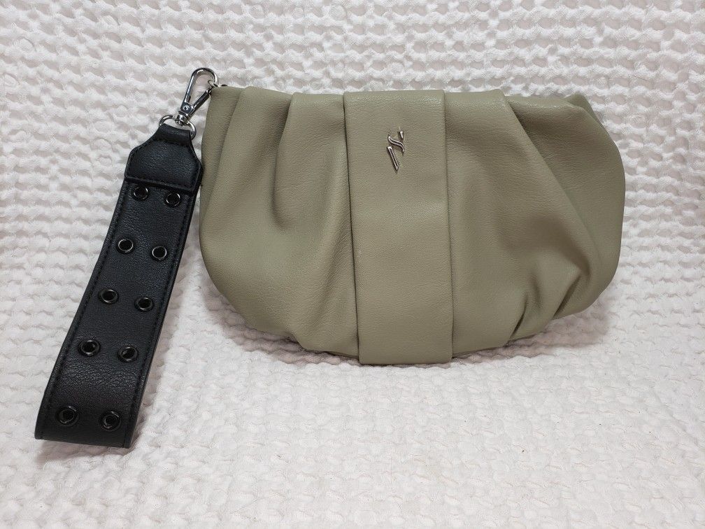 Simply Vera Vera Wang wristlet bag grayish green color. 