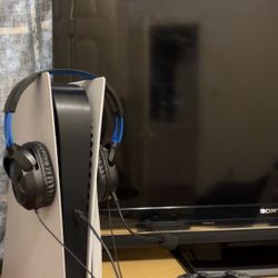 Ps5 Disc Version W/ TV, Controller And Headset